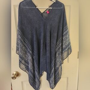 Vince Camuto Blue And White Patterned Garment